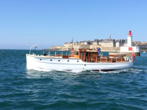 Yacht KARABOUDJAN
